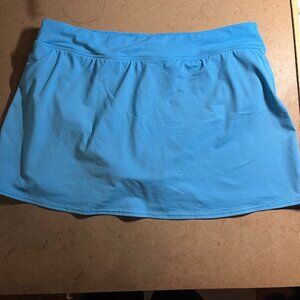 Lands End Size 10 Ladies skort. Soft and comfortable for pickleball/tennis/golf.